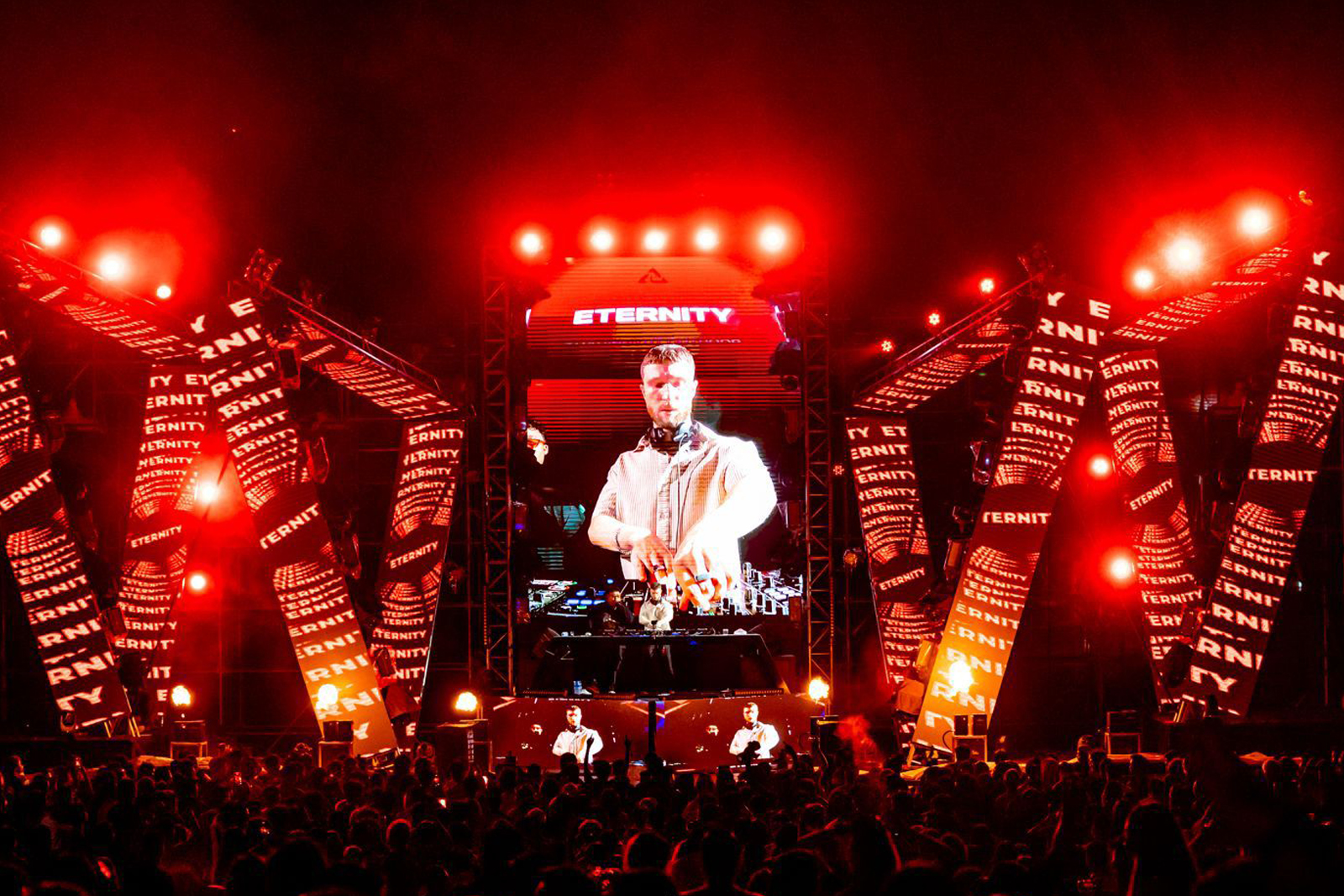 MB Artist on stage at Eternity